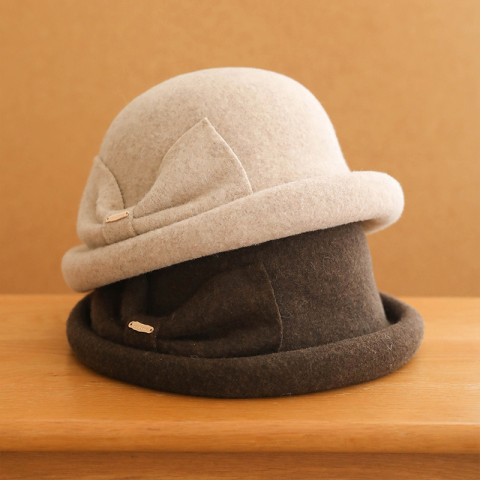 Retro Rolled Brim Cloche Hat with Bow Decoration Retro Rolled Brim Cloche Hat with Bow Decoration