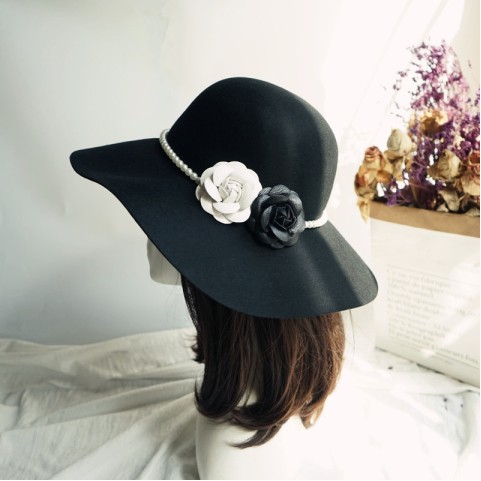 Wavy Brim Camellia Pearl Wool Felt Hat